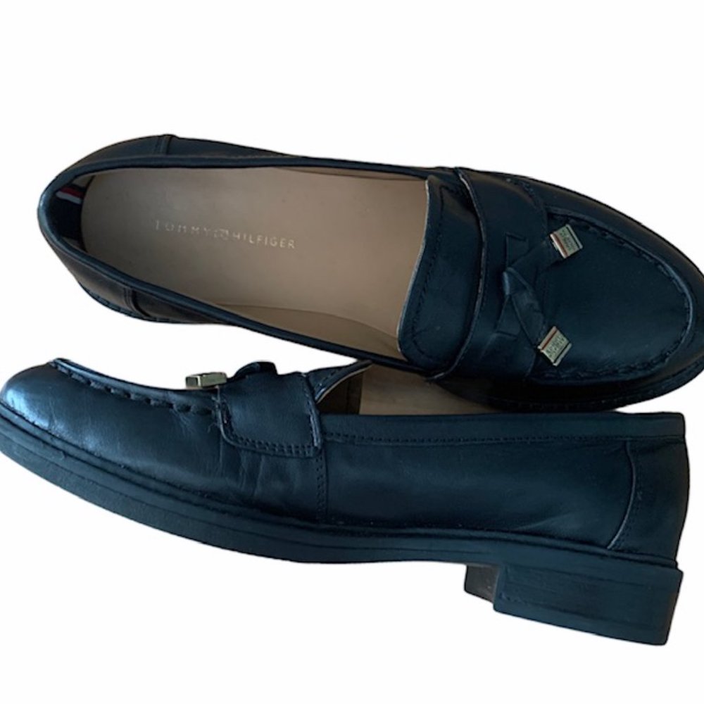 TOMMY HILFIGER Women's Norma Leather Loafers Slip On Shoes Size 6.5